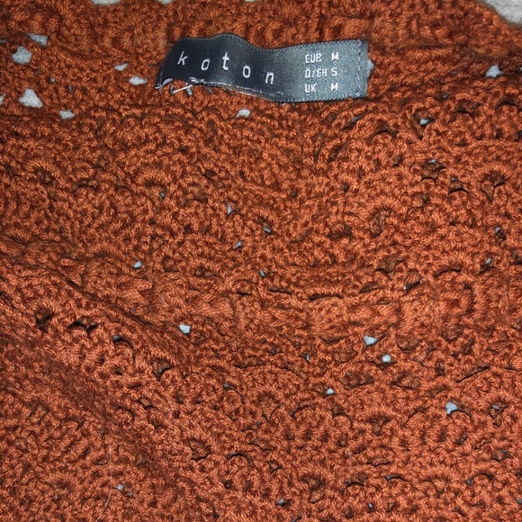 Halter Neck Crochet Top - Picture 3 of 3